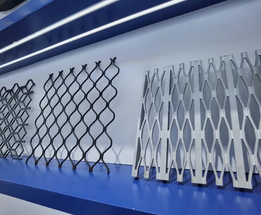 中亚铝业 “铝” 光闪耀:广交会首日现场抢“鲜”看!(图9) 中亚铝业 “铝” 光闪耀:广交会首日现场抢“鲜”看!(图9)