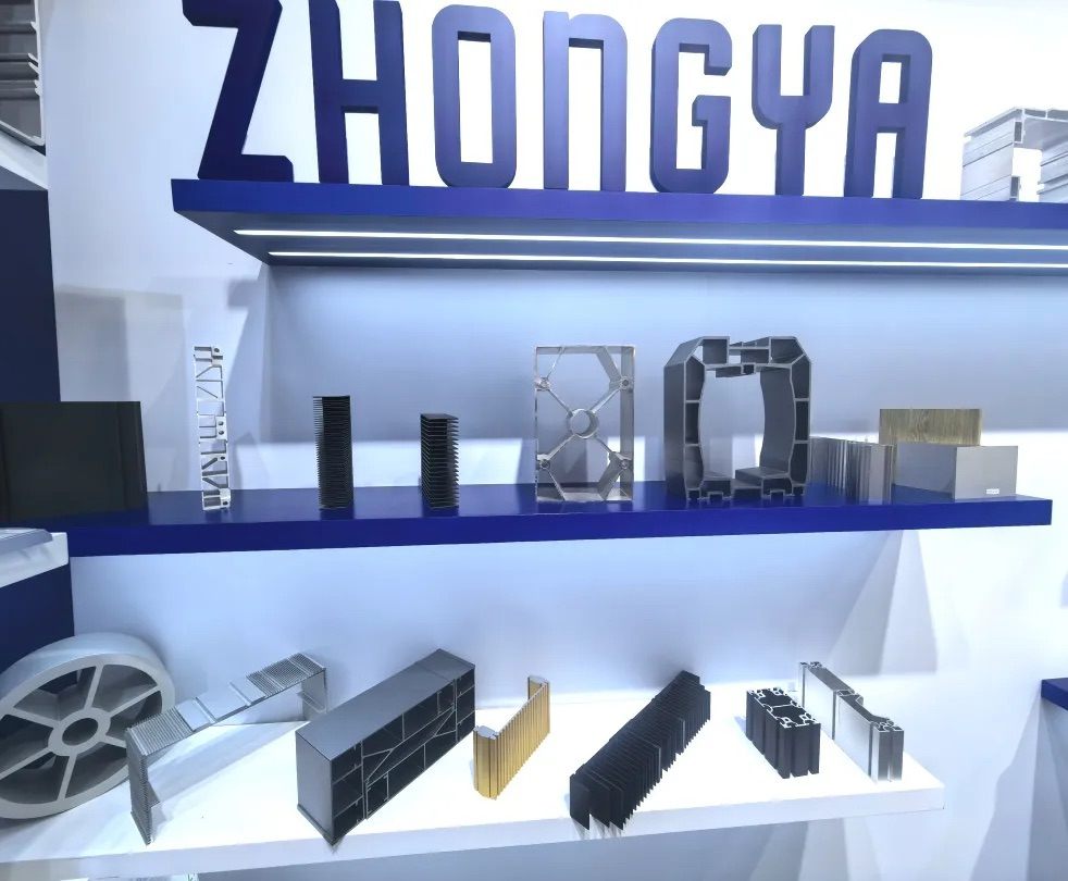 中亚铝业 “铝” 光闪耀:广交会首日现场抢“鲜”看!(图8) 中亚铝业 “铝” 光闪耀:广交会首日现场抢“鲜”看!(图8)